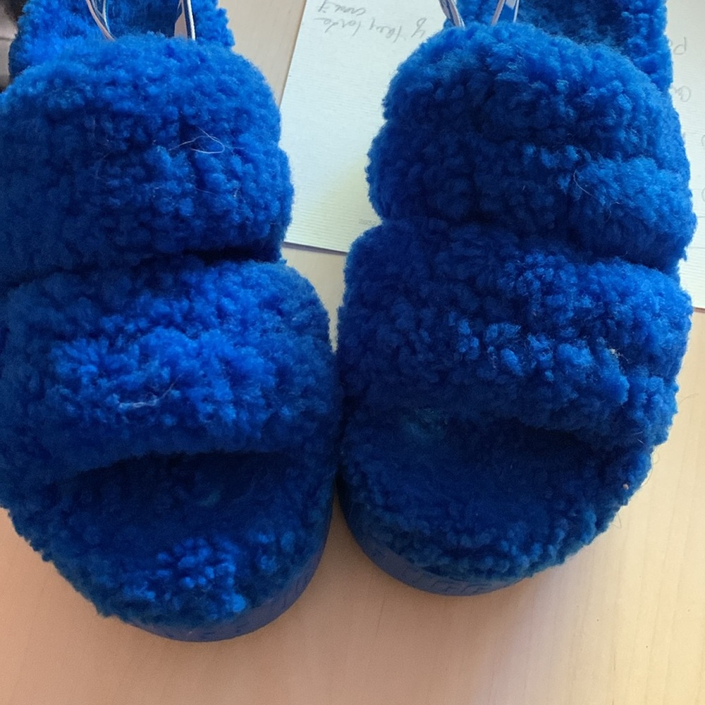 Ugg. Flash $55 - image 6